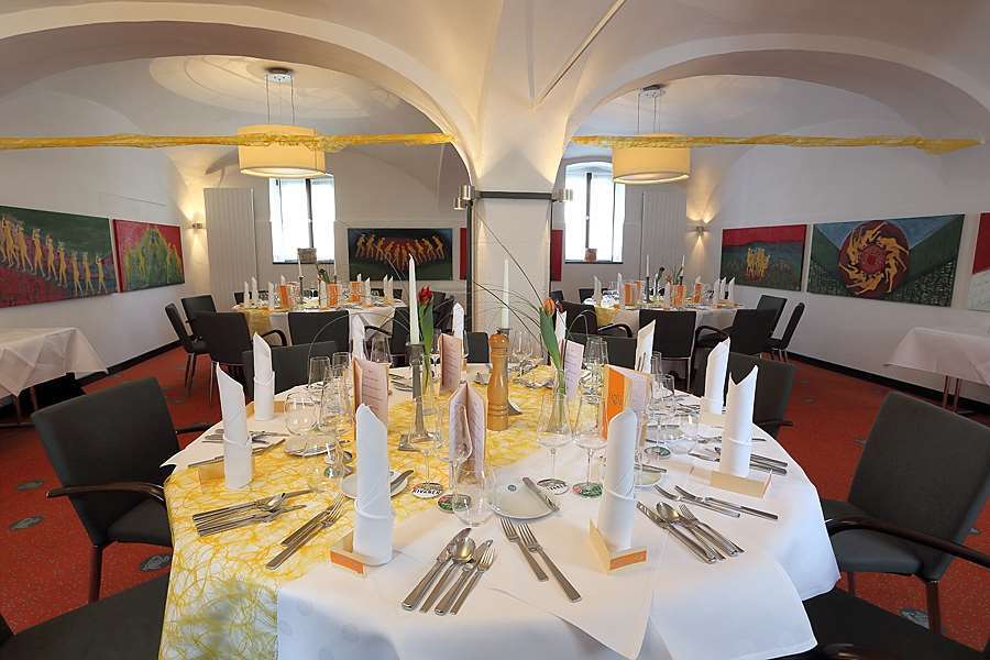 Romantik Hotel Zur Schwane Volkach Restoran gambar